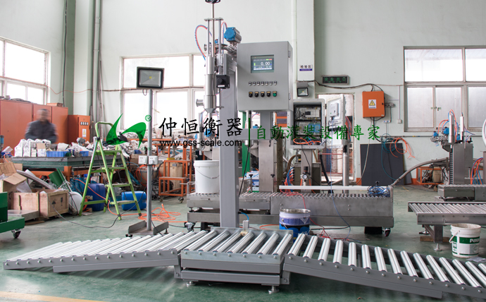 仲恒GAF-300S半自動(dòng)液體灌裝機(jī)